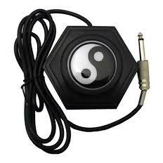 Pedal Dragoart Yin Yang - Interruptor de Pé Antiderrapante de Plástico Resistente - Cabo de 1.4m com Jack de 6.3mm